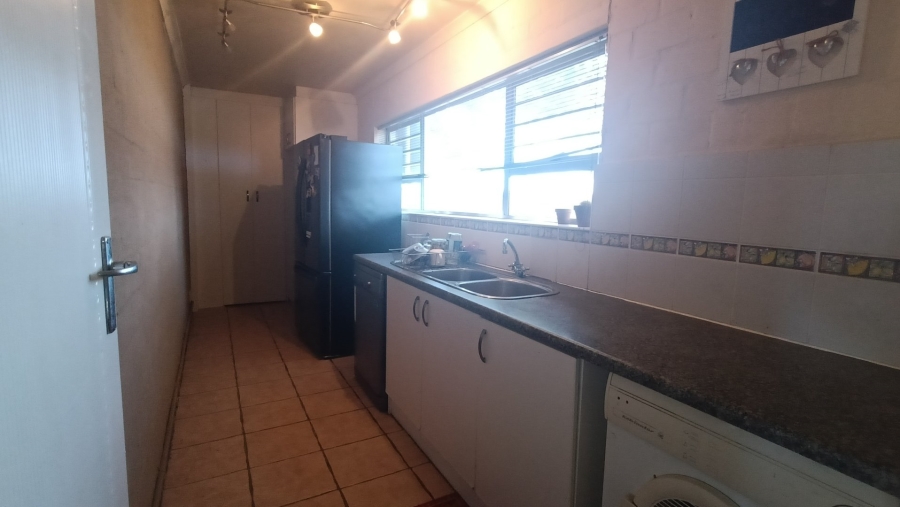To Let 3 Bedroom Property for Rent in Rouxville Western Cape